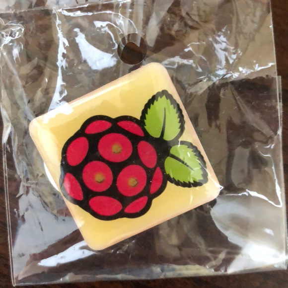 Raspberry Pi SWAG RARE - Picture 4 of 5